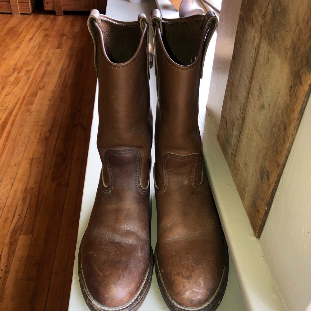 Men’s brown Red Wing leather boots size 8